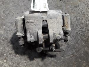 Used Front brake calliper, left Kia Cee'd (EDB5) 1.6 CRDi 16V Price on request offered by Autodemontage Joko B.V.