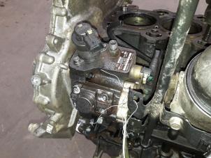 Usados Bomba de gasolina mecánica Kia Cee'd (EDB5) 1.6 CRDi 16V Precio de solicitud ofrecido por Autodemontage Joko B.V.