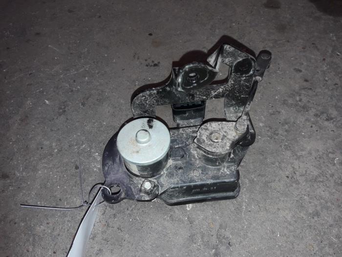 Begagnade Vortexventilmotor Kia Cee'd (EDB5) 1.6 CRDi 16V Pris på förfrågan erbjuds av Autodemontage Joko B.V.