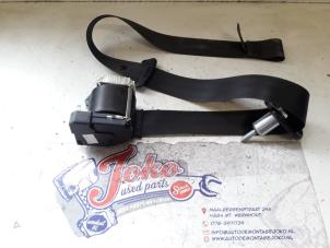 Used Front seatbelt, left Renault Twingo II (CN) 1.2 16V Price on request offered by Autodemontage Joko B.V.