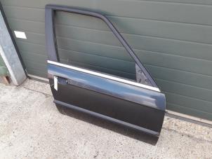 Used Front door 4-door, right BMW 3 serie (E30/2) 325i Price on request offered by Autodemontage Joko B.V.