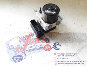 Used ABS pump Renault Twingo II (CN) 1.2 16V Price on request offered by Autodemontage Joko B.V.