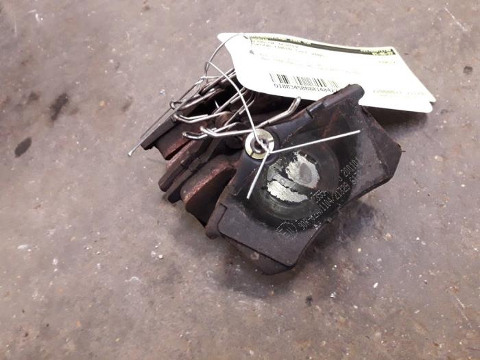 Rear brake pad from a Skoda Fabia (6Y2) 1.4i 16V 2000