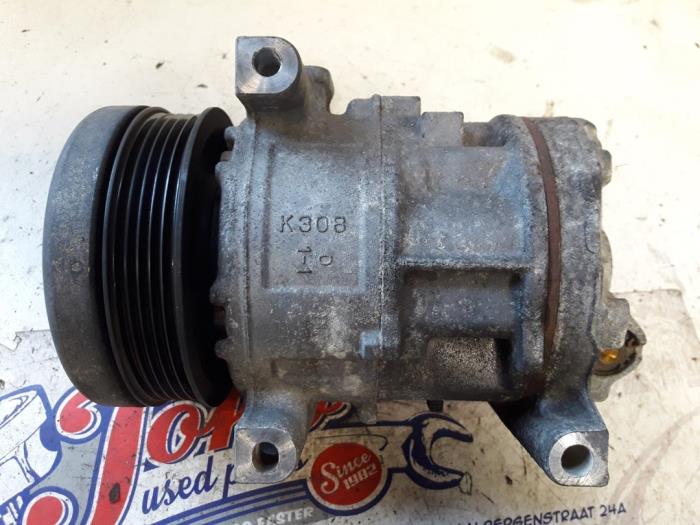 Air conditioning pump from a Fiat Punto III (199) 1.4 Natural Power 2008