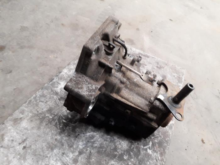 Gearbox from a Volkswagen Polo III (6N1) 1.9 D 1998