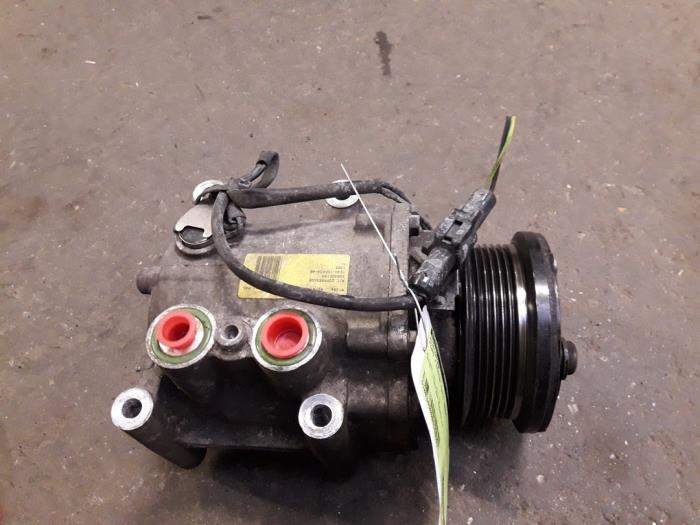 Usagé Compresseur de clim Ford Fiesta 5 (JD/JH) 1.25 16V Prix sur demande proposé par Autodemontage Joko B.V.