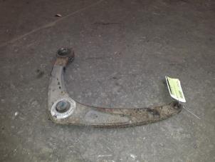 Used Front lower wishbone, left Peugeot 307 SW (3H) 1.6 16V Price on request offered by Autodemontage Joko B.V.