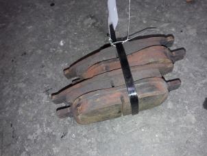 Used Front brake pad Peugeot 307 (3A/C/D) 2.0 16V Price on request offered by Autodemontage Joko B.V.
