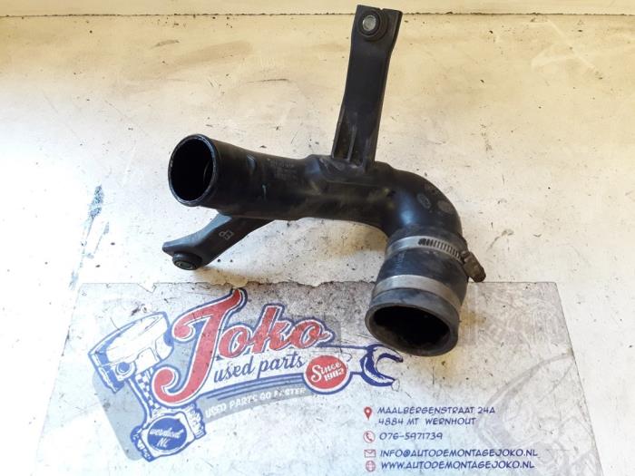 Gebrauchte Intercooler Schlauch Toyota Hilux V/VI 2.4 D 16V 4WD Preis auf Anfrage angeboten von Autodemontage Joko B.V.