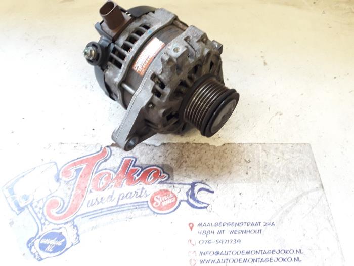 Usagé Dynamo Toyota Hilux V/VI 2.4 D 16V 4WD Prix sur demande proposé par Autodemontage Joko B.V.