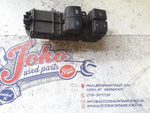 Used Electric window switch Toyota Hilux VI 2.4 D 16V 4WD Price on request offered by Autodemontage Joko B.V.