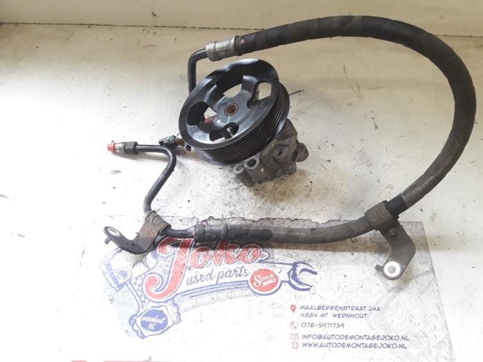 Usagé Pompe de direction Toyota Hilux V/VI 2.4 D 16V 4WD Prix sur demande proposé par Autodemontage Joko B.V.