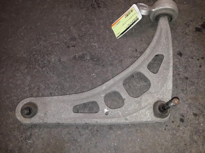Front lower wishbone, right from a BMW 3 serie (E46/4) 318d 16V 2002