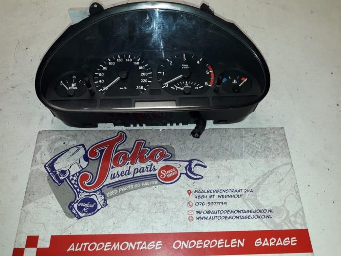 Begagnade Instrumentpanel BMW 3 serie (E46/4) 318d 16V Pris på förfrågan erbjuds av Autodemontage Joko B.V.