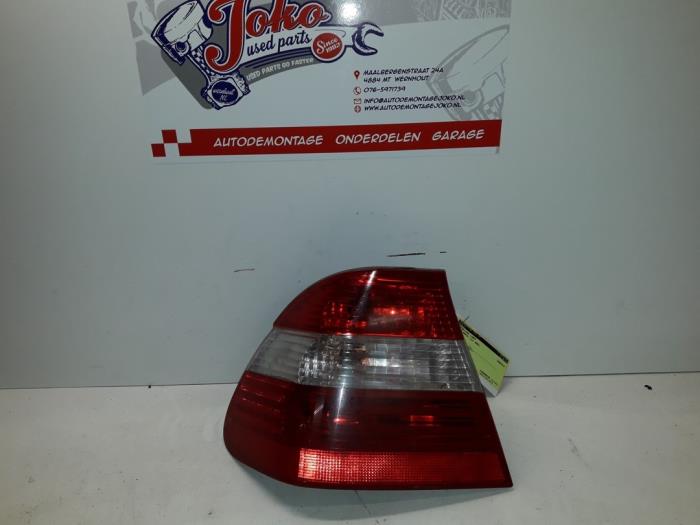 Taillight, left from a BMW 3 serie (E46/4) 318d 16V 2002
