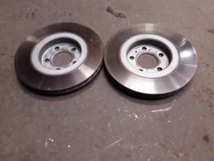 Used Front brake disc Volkswagen Bora (1J2) 2.0 Price on request offered by Autodemontage Joko B.V.