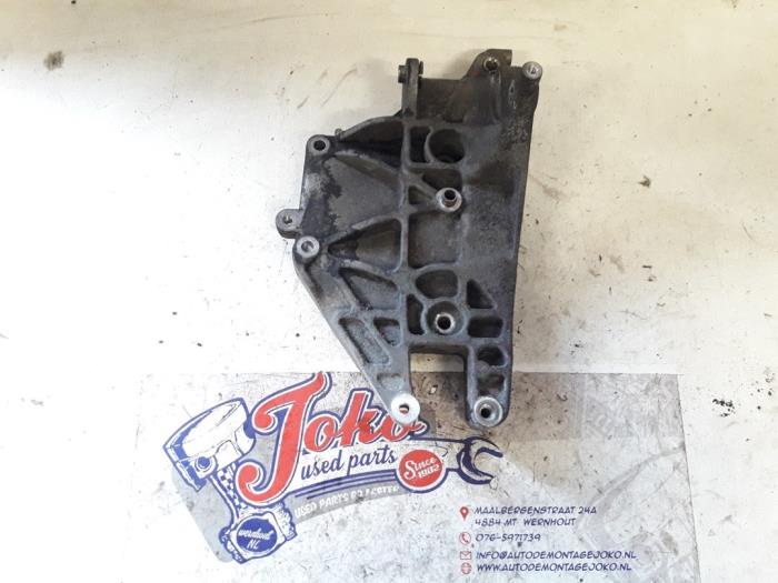 Usagé Support dynamo bas Fiat Doblo Cargo (263) 1.3 MJ 16V DPF Euro 5 Prix sur demande proposé par Autodemontage Joko B.V.