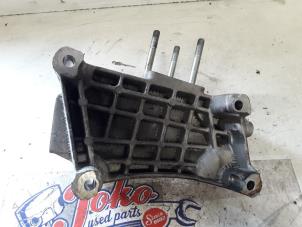 Engine mount from a Fiat Doblo Cargo (263) 1.3 MJ 16V DPF Euro 5 2011