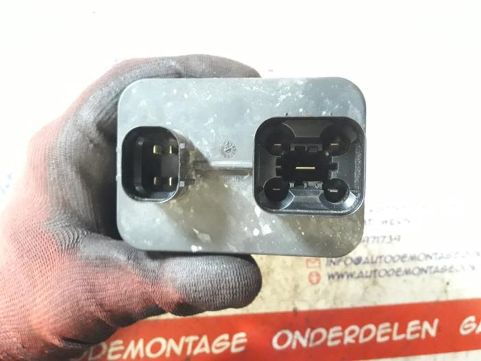 Glow plug relay Fiat Doblo Cargo 1.3 MJ 16V DPF Euro 5 55226659