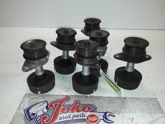 Gebrauchte Dynamo Riemenscheibe Ford Focus 1 Wagon 1.8 TDdi Preis auf Anfrage angeboten von Autodemontage Joko B.V.