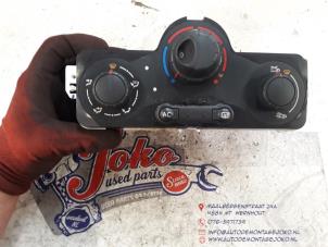Used Heater control panel Renault Clio III (BR/CR) 1.5 dCi 75 FAP Price on request offered by Autodemontage Joko B.V.