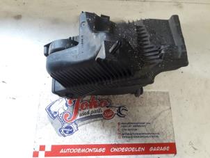Used Air box Renault Clio III (BR/CR) 1.5 dCi 75 FAP Price on request offered by Autodemontage Joko B.V.