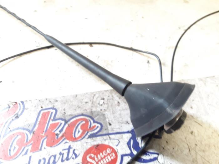 Antenna from a Renault Clio III (BR/CR) 1.5 dCi 75 FAP 2012