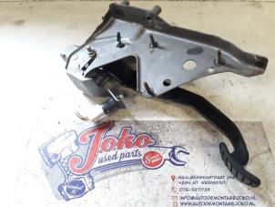 Used Brake pedal Renault Clio III (BR/CR) 1.5 dCi 75 FAP Price on request offered by Autodemontage Joko B.V.