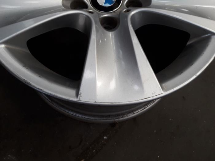 Felge van een BMW 3 serie Touring (F31) 318d 2.0 16V 2013