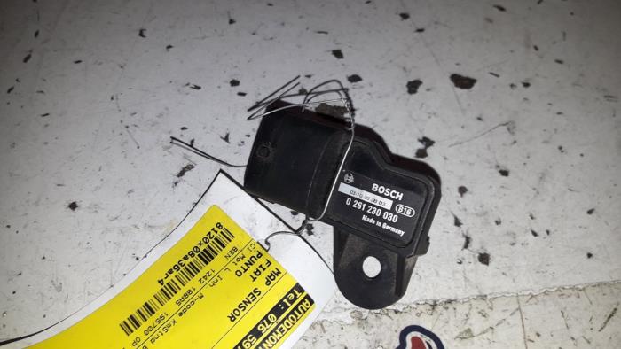Begagnade MAP-sensor (insugsrör) Fiat Punto II (188) 1.2 16V Pris på förfrågan erbjuds av Autodemontage Joko B.V.