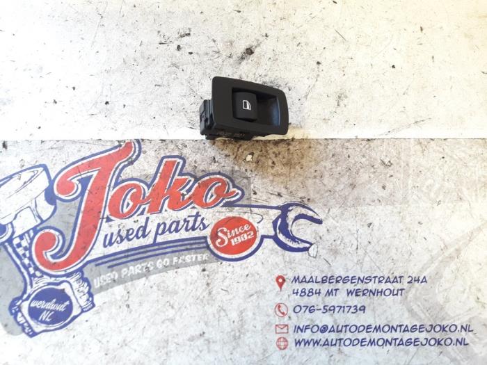 Usados Interruptor de ventanilla eléctrica BMW 1 serie (E87/87N) 116i 2.0 16V Precio de solicitud ofrecido por Autodemontage Joko B.V.
