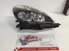 Headlight, right from a Renault Clio III (BR/CR), 2005 / 2014 1.4 16V, Hatchback, Petrol, 1.390cc, 72kW (98pk), FWD, K4J780, 2005-06 / 2012-12, BR0A; BR1A; CR0A; CR1A; BRCA; CRCA 2006