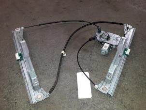 Used Window mechanism 2-door, front right Renault Clio III (BR/CR) 1.4 16V Price on request offered by Autodemontage Joko B.V.