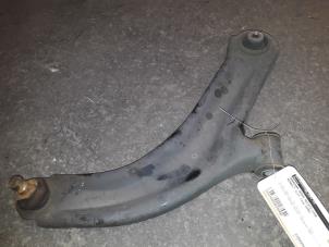 Used Front lower wishbone, right Renault Clio III (BR/CR) 1.4 16V Price on request offered by Autodemontage Joko B.V.