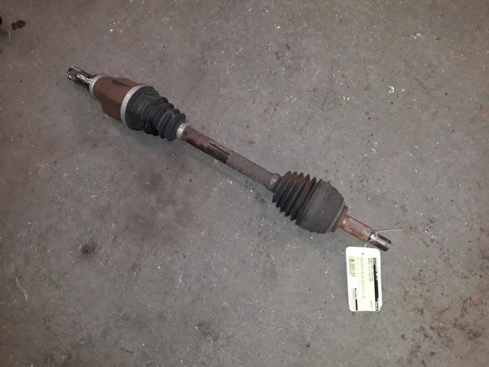 Front drive shaft, left from a Renault Clio III (BR/CR) 1.4 16V 2006