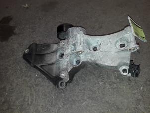 Used Air conditioning bracket Renault Clio III (BR/CR) 1.4 16V Price on request offered by Autodemontage Joko B.V.