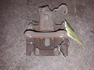 Used Rear brake calliper, left Renault Clio III (BR/CR) 1.4 16V Price on request offered by Autodemontage Joko B.V.
