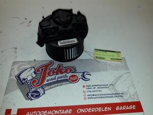 Used Heating and ventilation fan motor Renault Clio III (BR/CR) 1.4 16V Price on request offered by Autodemontage Joko B.V.