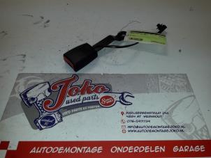 Used Front seatbelt buckle, left Renault Clio III (BR/CR) 1.4 16V Price on request offered by Autodemontage Joko B.V.