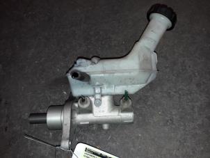 Used Master cylinder Renault Clio III (BR/CR) 1.4 16V Price on request offered by Autodemontage Joko B.V.