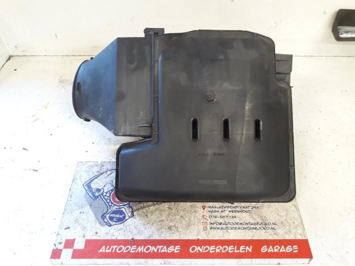 Begagnade Luftfilterhus Dacia Duster (HS) 1.6 16V Pris på förfrågan erbjuds av Autodemontage Joko B.V.