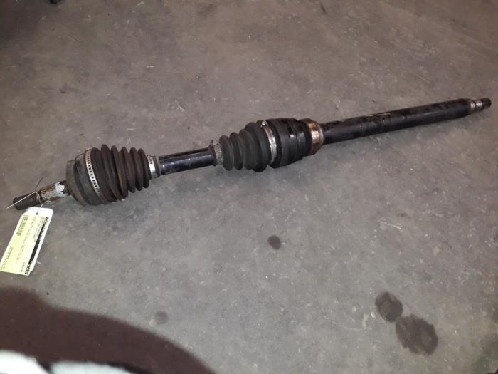Front drive shaft, right from a Volvo 850 Estate 2.5i 10V 1995