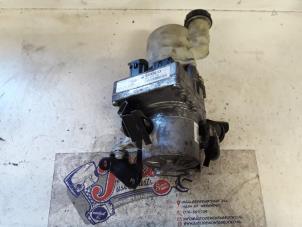 Used Power steering pump Dacia Duster (HS) 1.6 16V Price on request offered by Autodemontage Joko B.V.