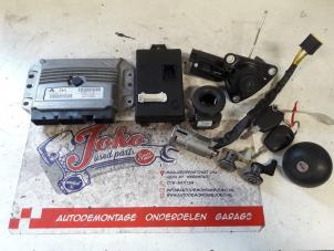 Used Set of cylinder locks (complete) Dacia Duster (HS) 1.6 16V Price on request offered by Autodemontage Joko B.V.
