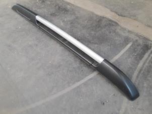 Used Roof rail, right Dacia Duster (HS) 1.6 16V Price on request offered by Autodemontage Joko B.V.