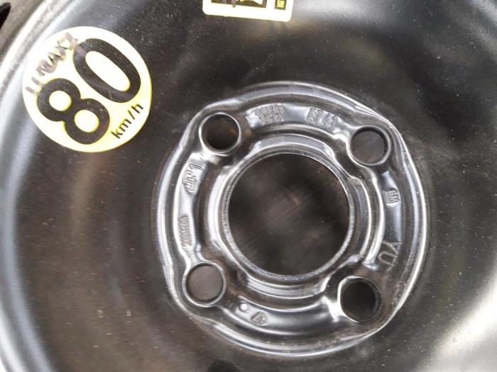 Spare wheel from a Opel Astra H GTC (L08) 1.4 16V Twinport 2007