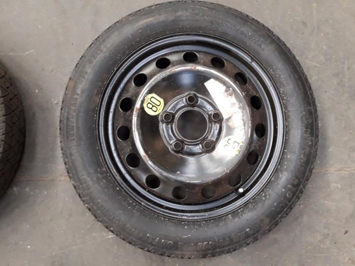 Spare wheel from a BMW 3 serie (E46/4) 318d 16V 2002