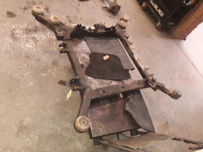 Begagnade Underram Cadillac Seville (K-body) 4.6 STS/North Star V8 32V Pris på förfrågan erbjuds av Autodemontage Joko B.V.