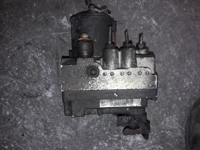 ABS pump from a Cadillac Seville (K-body) 4.6 STS/North Star V8 32V 1999