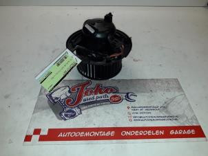 Usados Motor de ventilador de calefactor Volkswagen Passat Variant (3C5) 2.0 TDI 140 Precio de solicitud ofrecido por Autodemontage Joko B.V.
